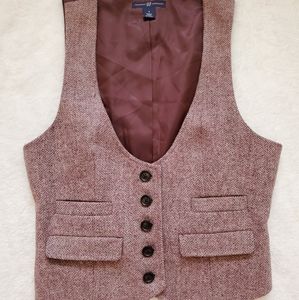 GAP Women's Wool Tuxedo Vest in Burgundy